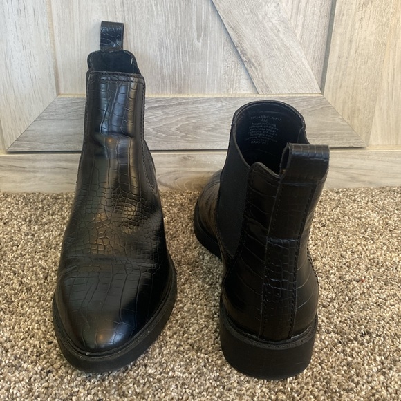 Treasure & Bond Gabriella Chelsea Boot 8 - Picture 6 of 10